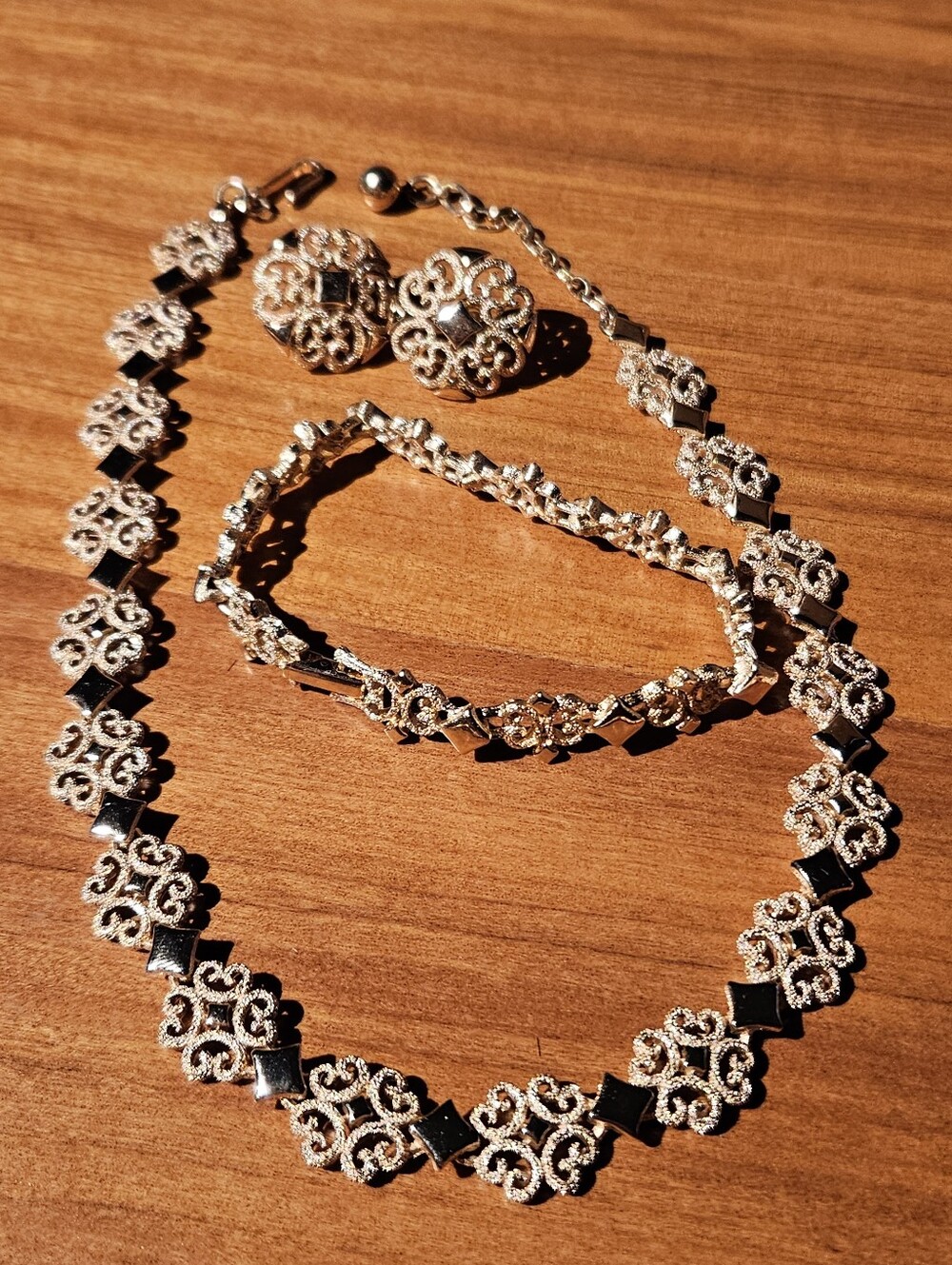 Elegant Vintage Avon Goldtone Floral Filigree Jewelry Set- Precious Pretenders